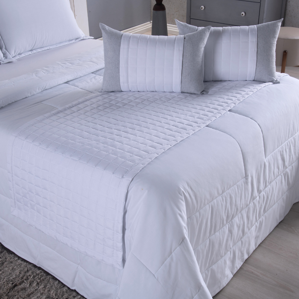 Kit Peseira de Cama Copacabana 5 Peças Queen 100% Poliéster Micropercal 300 Fios Acompanha Almofadas Cheias